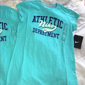 Girl's Nike Tee L